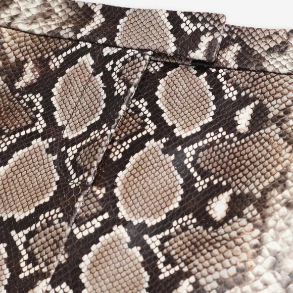 🖤NWT The Kooples Python Embossed 100% Calfskin Leather Mini Skirt | $415 RETAIL - Picture 4 of 9
